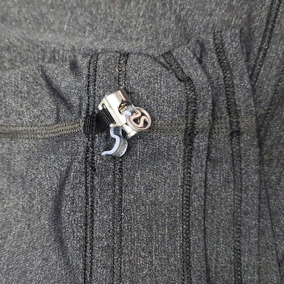 Lululemon Run Back on Track size 4 black and polar haze - Picture 9 of 9